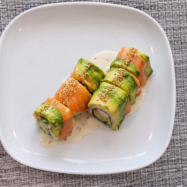 Salmon Futomaki.